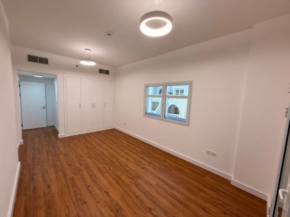 spacious 2-bedroom apartment