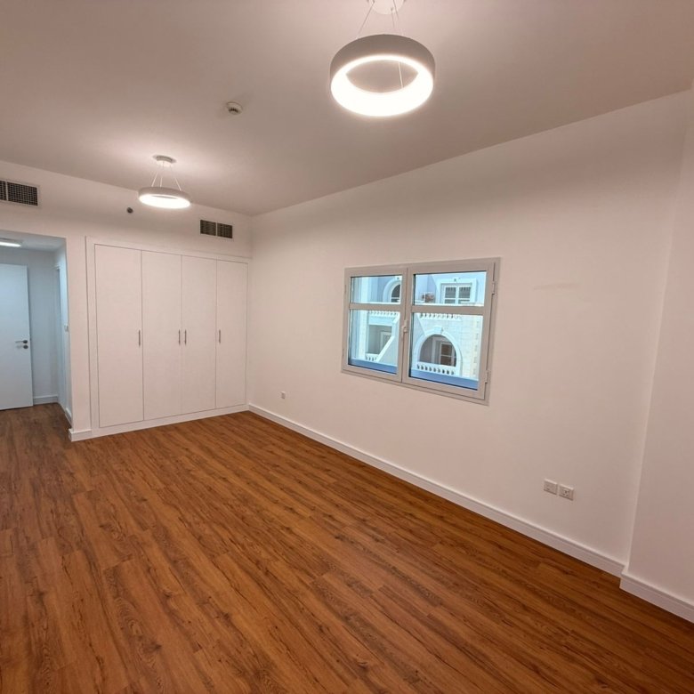 spacious 2-bedroom apartment